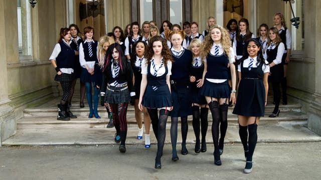 Escola para Garotas Bonitas e Piradas assista online