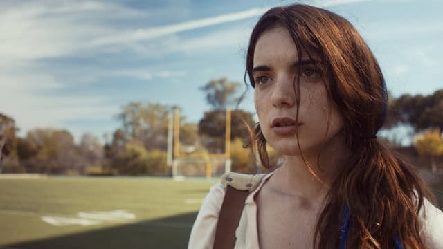 First Girl I Loved assista online