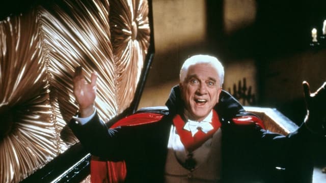 Drácula: Morto, mas Feliz assista online