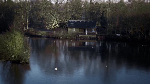 A Maldição da Casa do Lago assista online