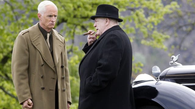 Churchill assista online