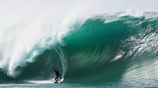 Riding Giants: No Limite da Emoção assista online
