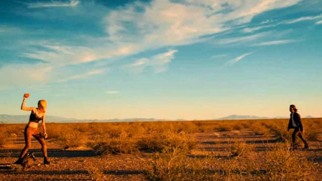 It Stains the Sands Red assista online