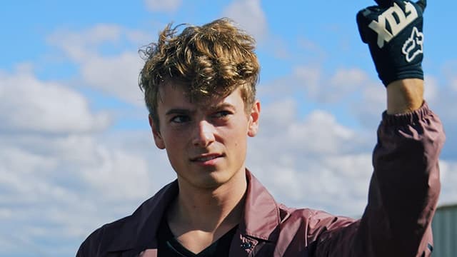 Stolen Season assista online