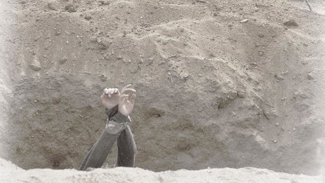 Valley of Ditches assista online