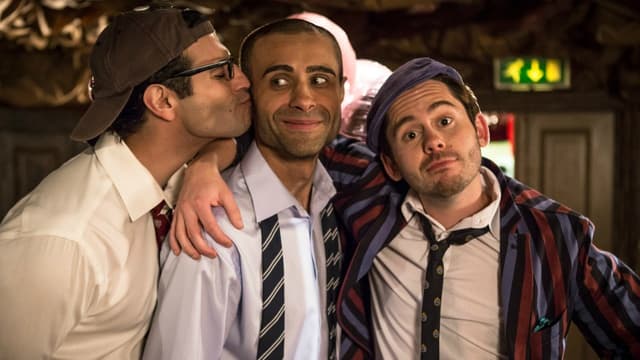 Amar Akbar & Tony assista online