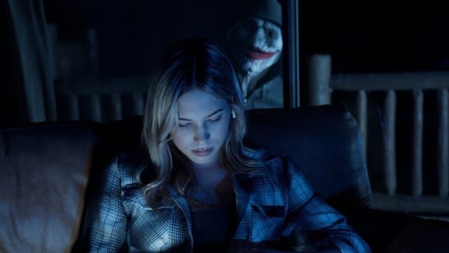 The Girl in Cabin 13: A Psychological Horror assista online