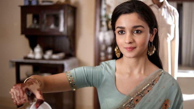 Raazi assista online