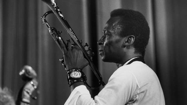 Miles Davis, Inventor do Cool assista online
