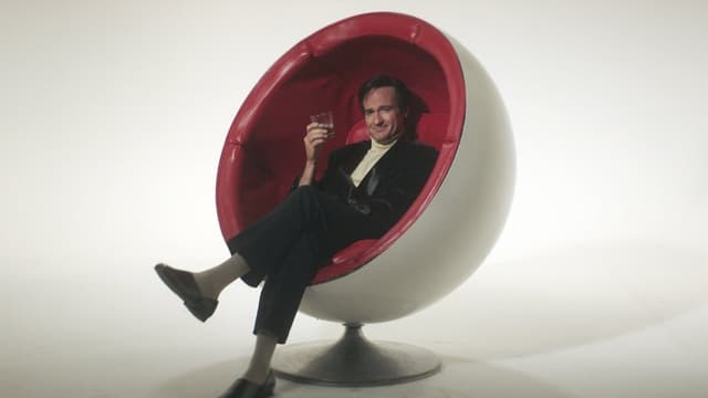 Becoming Bond assista online