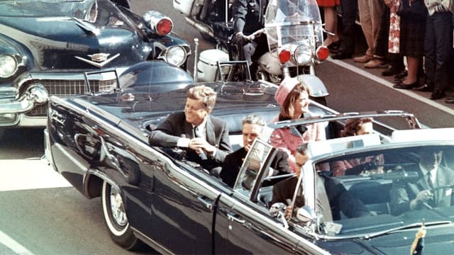 JFK Revisited: Through the Looking Glass assista online