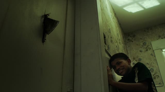O Menino Atrás da Porta assista online