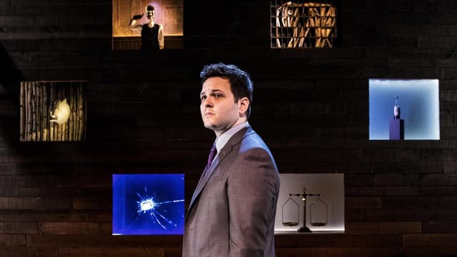 Derek DelGaudio's In & of Itself assista online