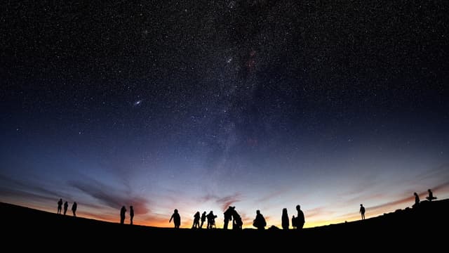 The Search for Life in Space assista online