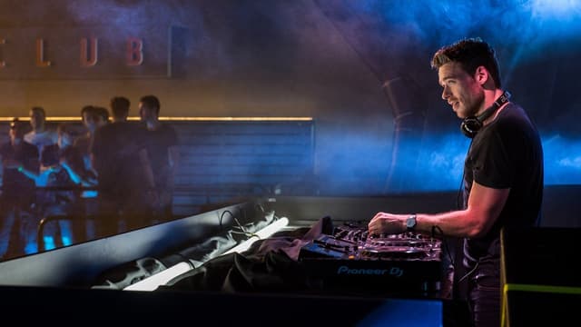 Ibiza: Tudo pelo DJ assista online
