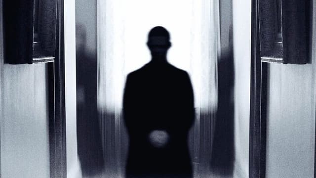 Hostage to the Devil assista online