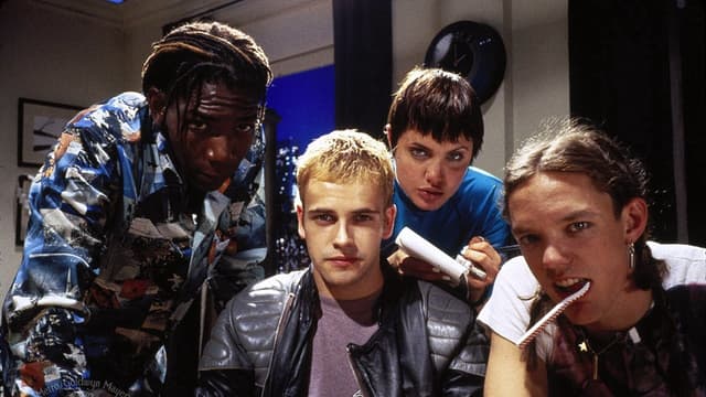 Hackers - Piratas de Computador assista online