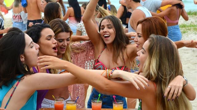 Socorro, Virei uma Garota! assista online