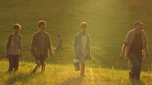 The Strange Ones assista online