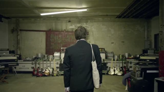 Shut Up and Play the Hits assista online