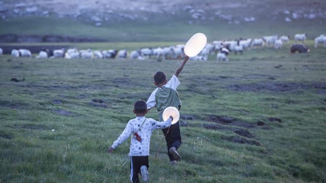 དབུགས་ལྒང་། assista online