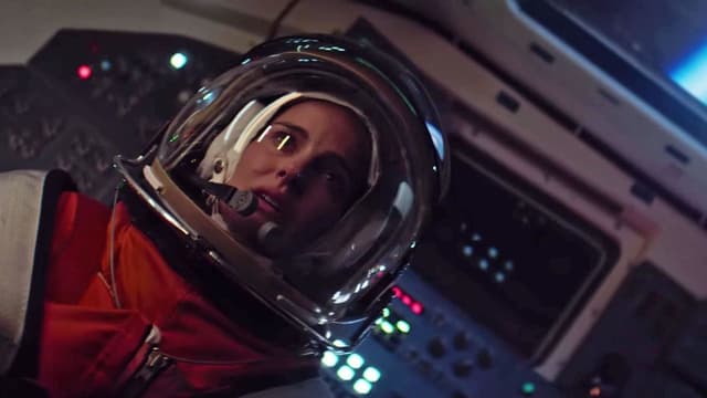 Lucy in the Sky assista online