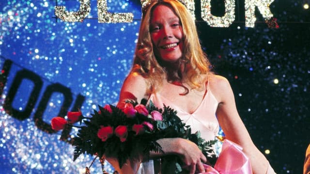 Carrie, A Estranha assista online